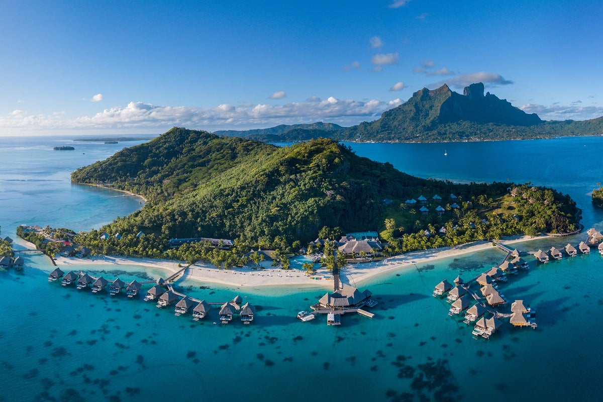 Hilton Surpass Card vs. Hilton Aspire Card [Detailed Comparison]