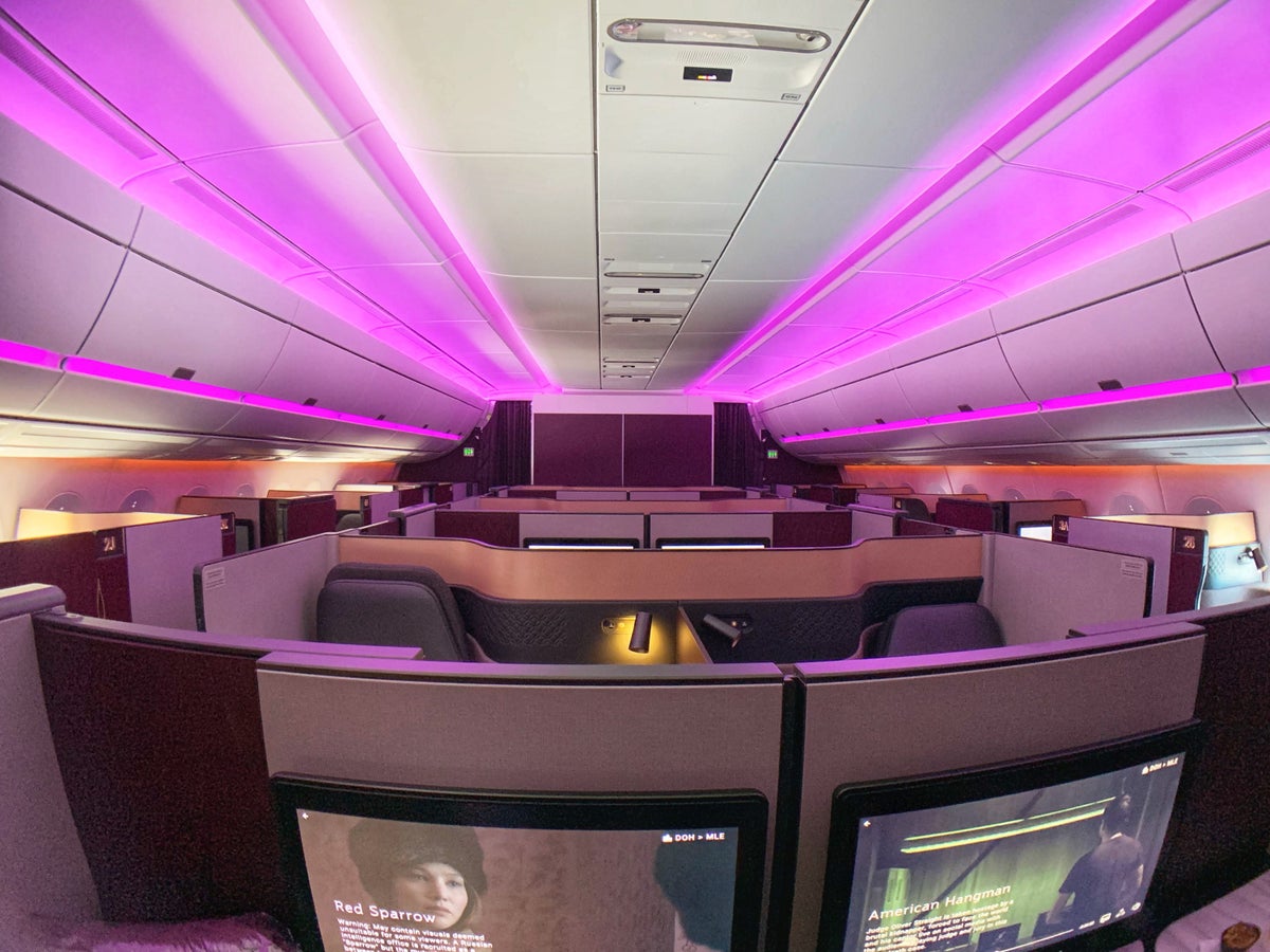 Qatar QSuites A350 Lighting & View from Bulkhead